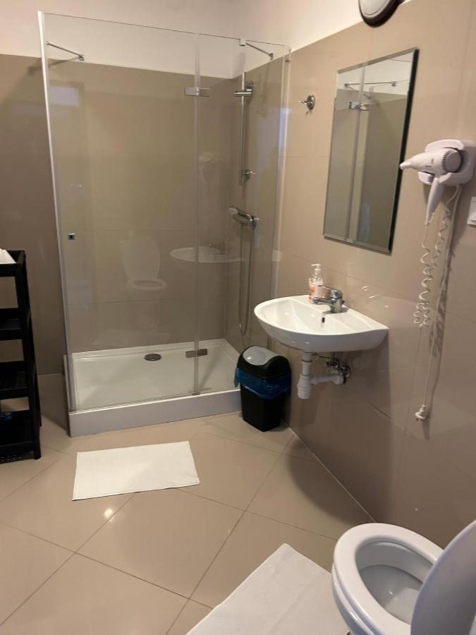 Hotel Bukowiec Legionowo Luaran gambar
